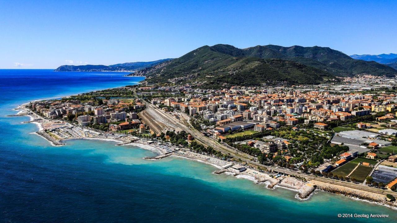 Apartament Delizioso Trilocale A Due Passi Dal Mare Di Albenga Zewnętrze zdjęcie